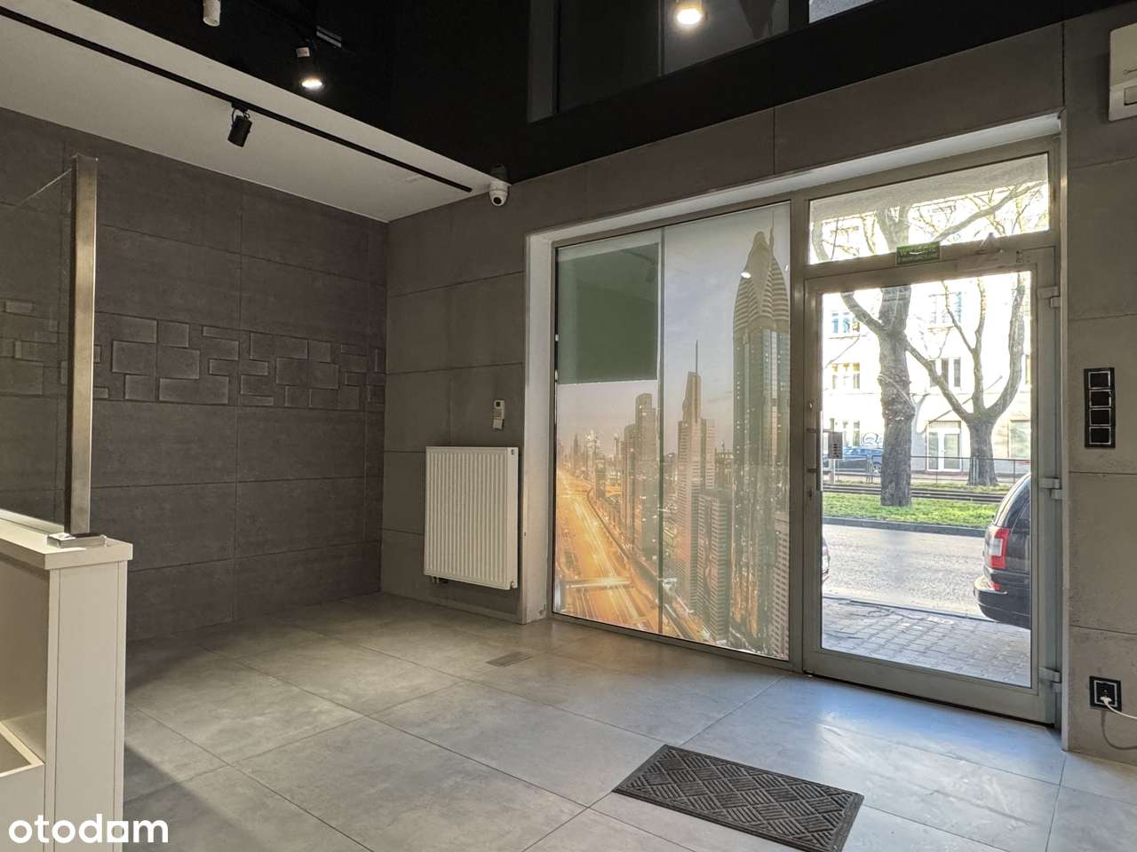 Przestronny lokal przystosowany pod salon kosmetyczny - Pełny obrazek: 4/13