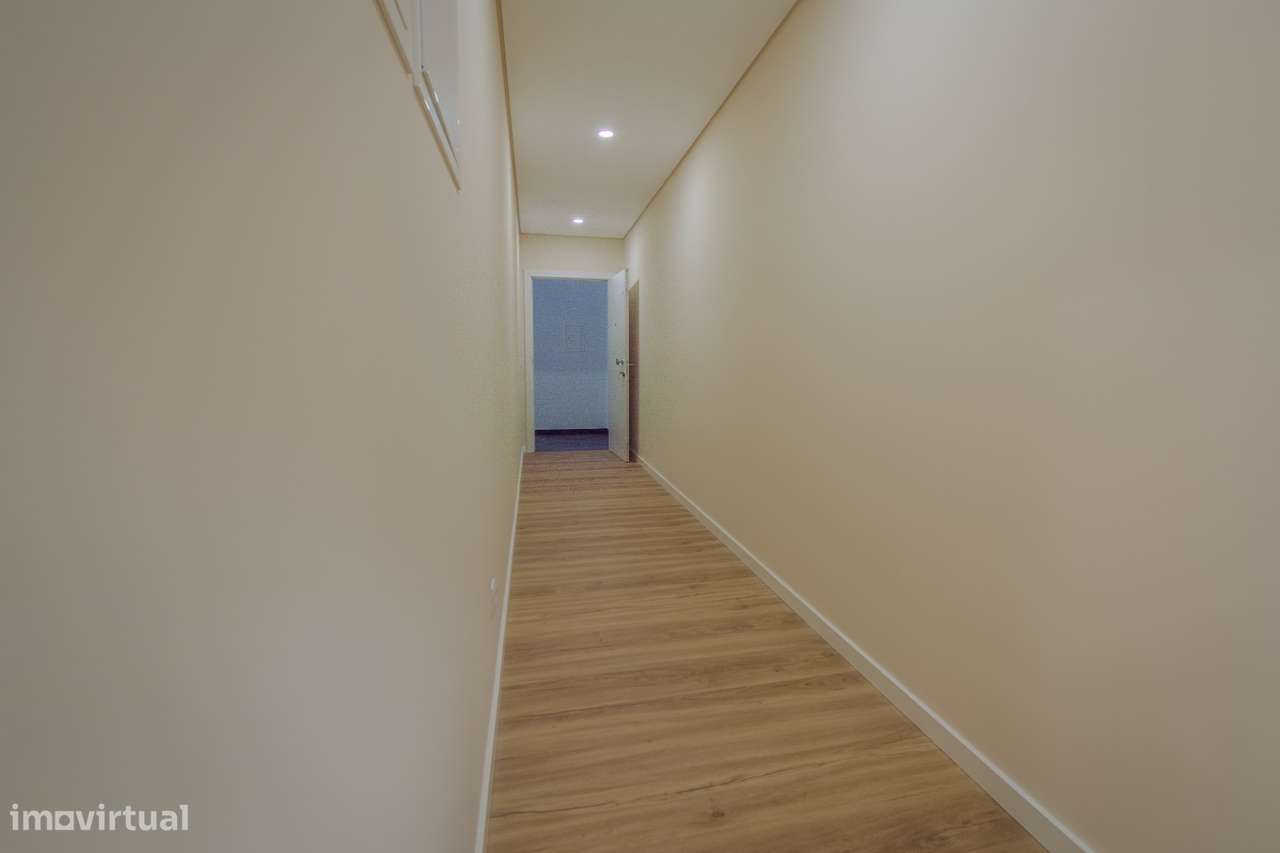 APARTAMENTO NOVO  c/parqueamento! Oportunidade de INVESTIMENTO! - Grande imagem: 4/24