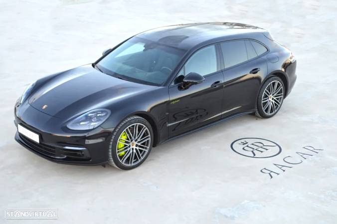 Porsche Panamera Sport Turismo 4 E-Hybrid - 1