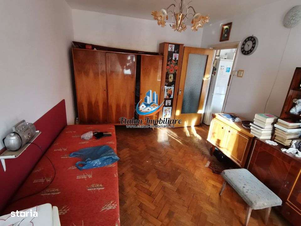 Apartament 2 camere decomandat, pe SUD, Precista Merita vazut! - Imagine principală: 4/10