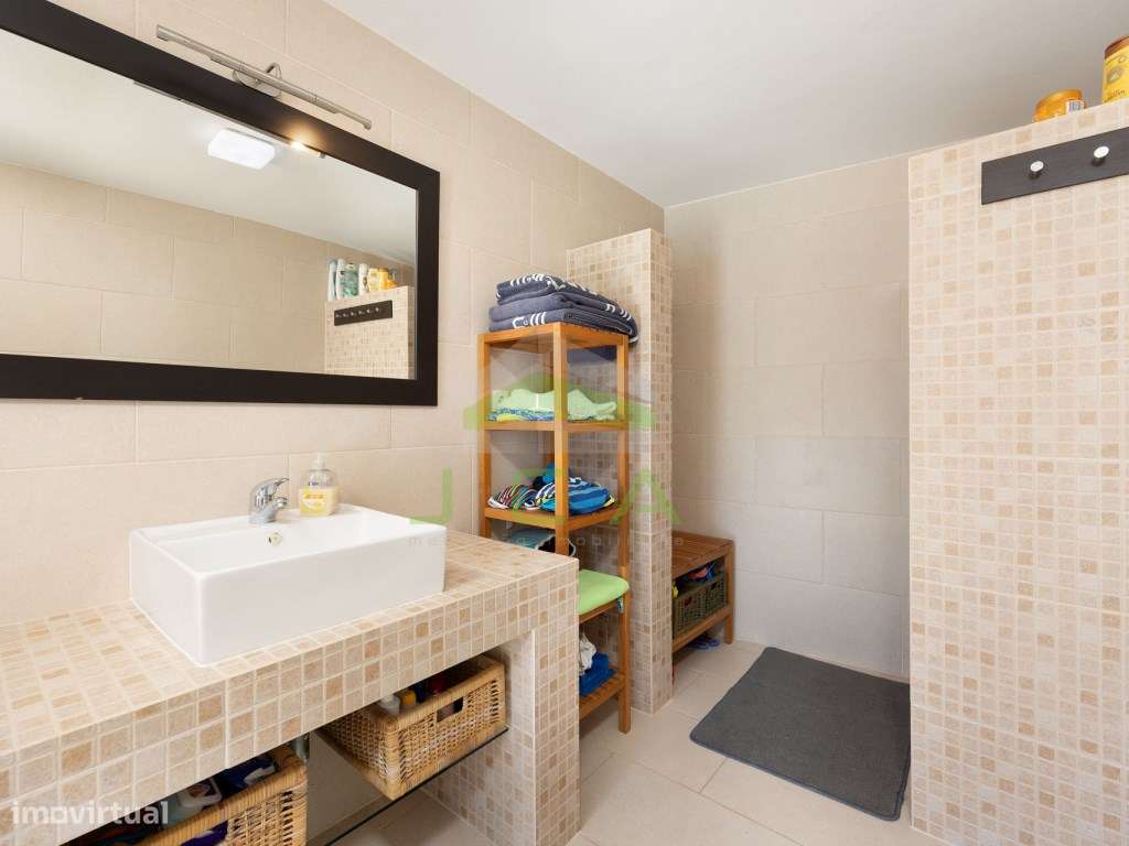 Moradia V4 com piscina e terreno a 15min de Leiria-54