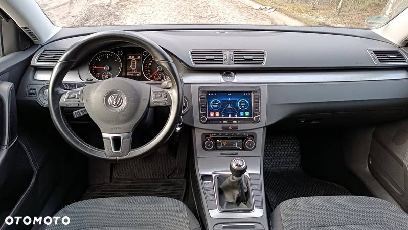 Volkswagen Passat 2.0 TDI Comfortline - 15