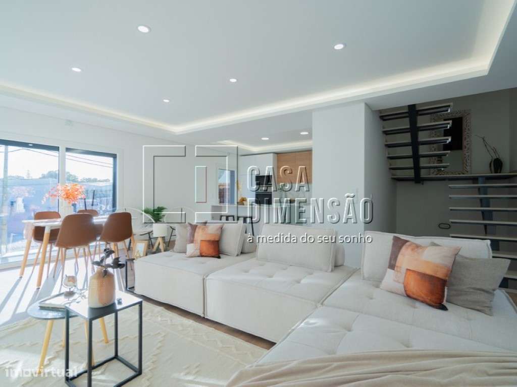 Moradia de tipologia T4+2 na melhor zona da Sobreda, com Piscina, G...-9