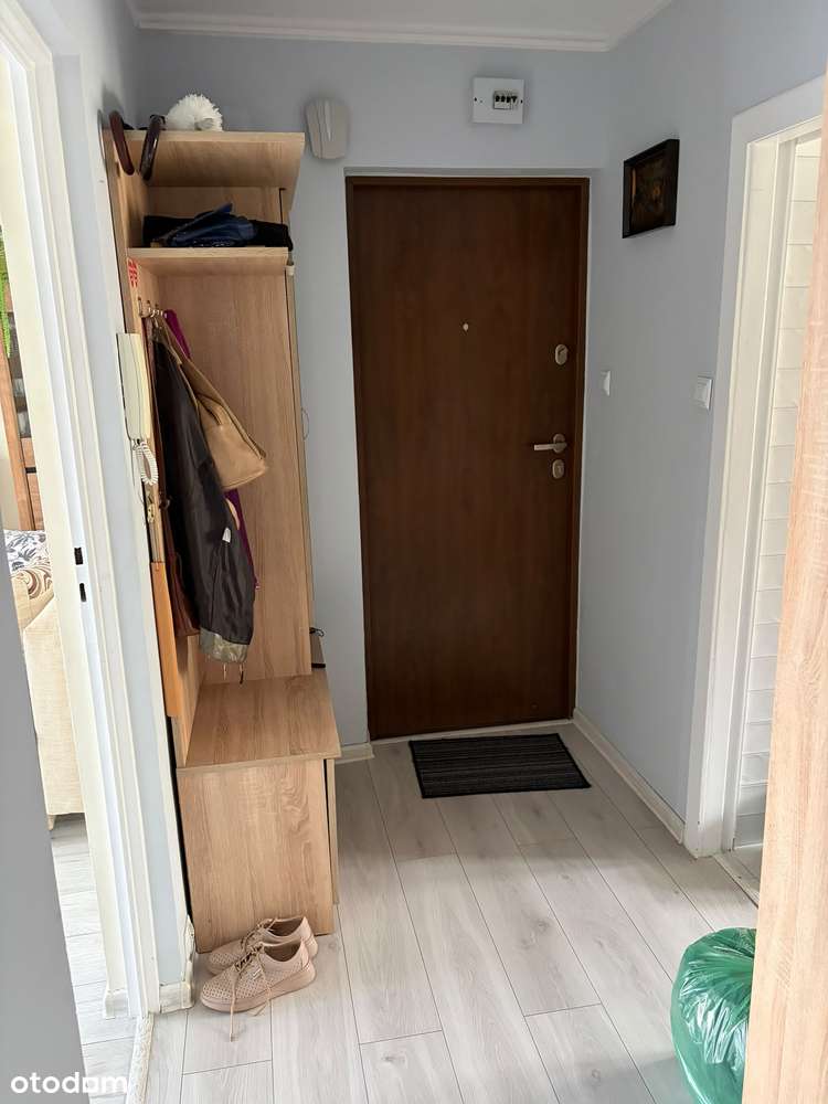 Mieszkanie 3-pokojowe balkon oddzielna kuchnia dobra lokalizacja-9