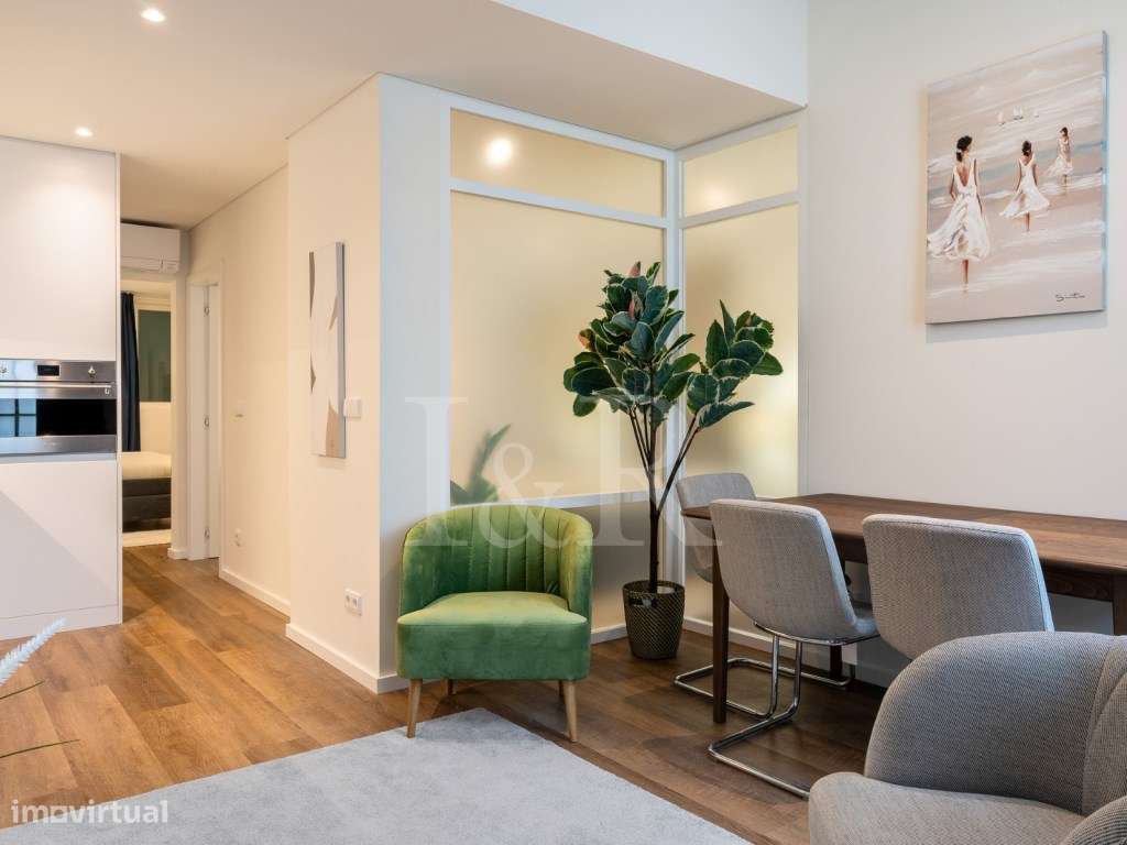 Apartamento T1+1 espaçoso, no Porto - Grande imagem: 2/33