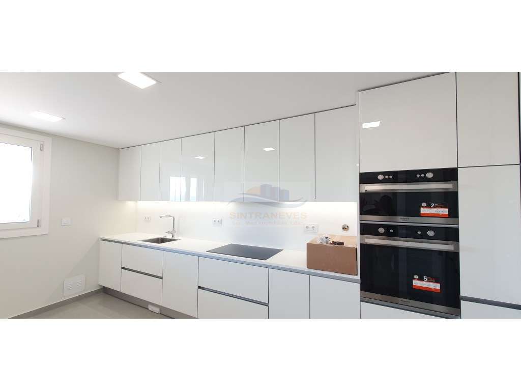 Fantástico T2 Novo a estrear com suíte elevador arrecadação e parqu... - Grande imagem: 2/44