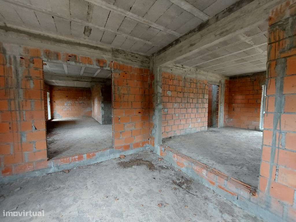 Moradia T3  com Garagem em construção Vila Cova de Alva-6