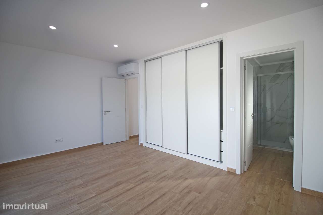 Moradia Térrea Isolada T3 Nova em lote de 340m2 em Fernão Ferro-16