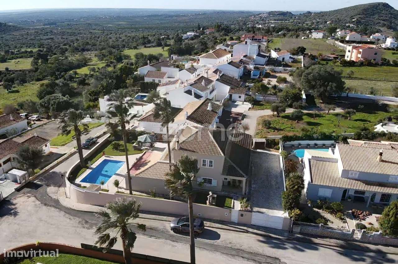 Moradia V4 com piscina e garagem em Monte Boi, S.B.Messines - Grande imagem: 2/51