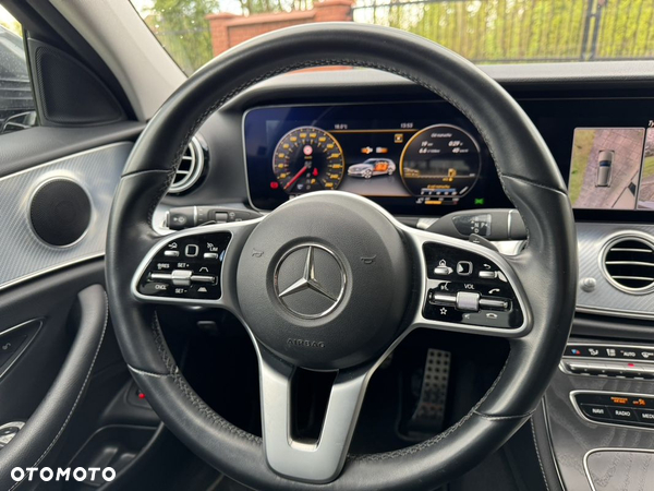 Mercedes-Benz Klasa E 220 d 4-Matic 9G-TRONIC - 33