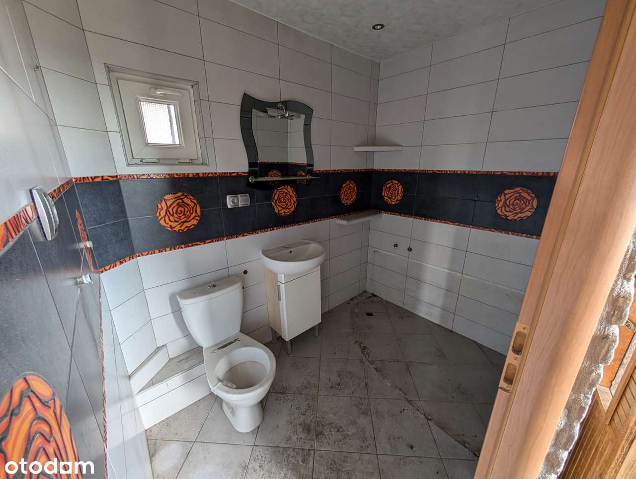 Dom z zapleczem pod działalność-garaże, możliwość 3 mieszkań!-18