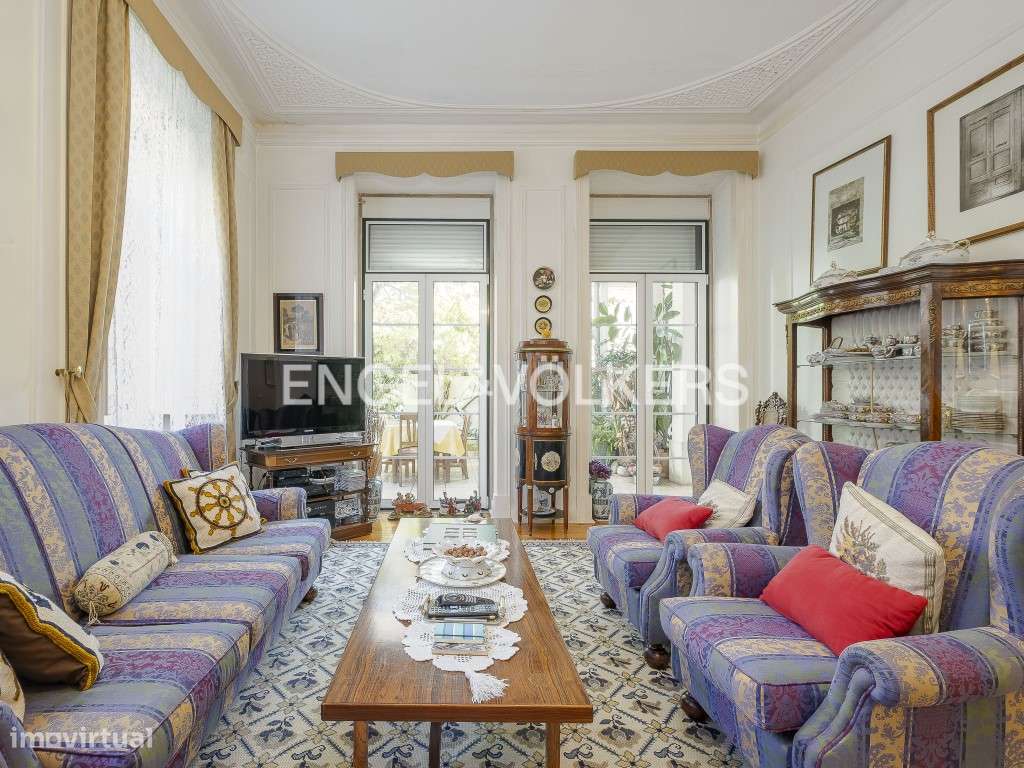 Apartamento com pátio privativo perto da Praça das Flores - Grande imagem: 4/34