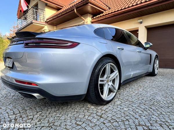 Porsche Panamera 4 - 22