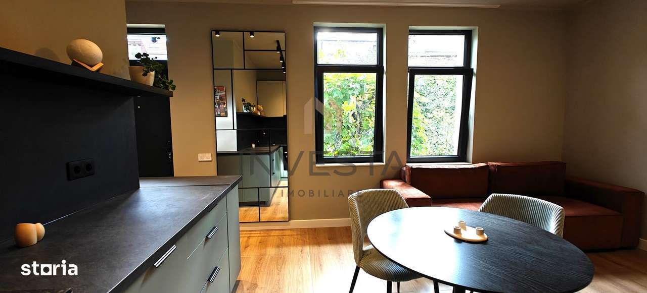 Locuință deosebită în Centru – apartament la casă, curte proprie! - Imagine principală: 3/12