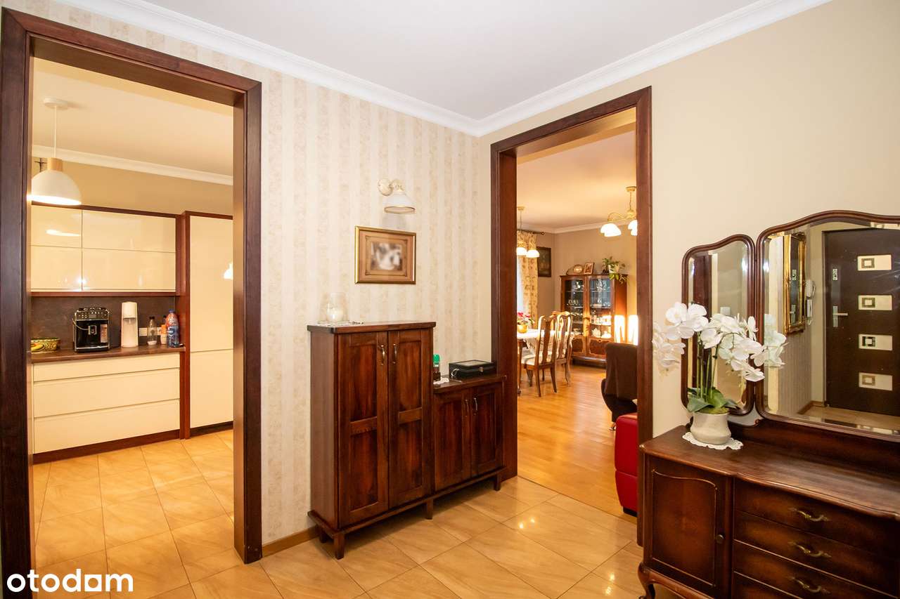 Duży, funkcjonalny dom pod Opolem-6