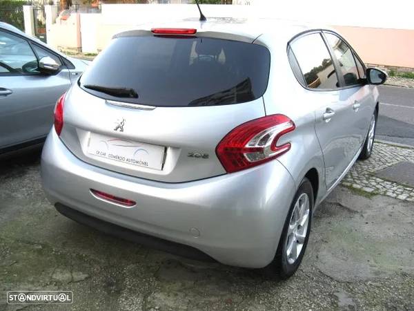 Peugeot 208 1.4 HDi SE Style - 37