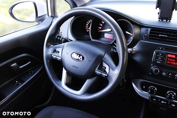 Kia Rio - 20