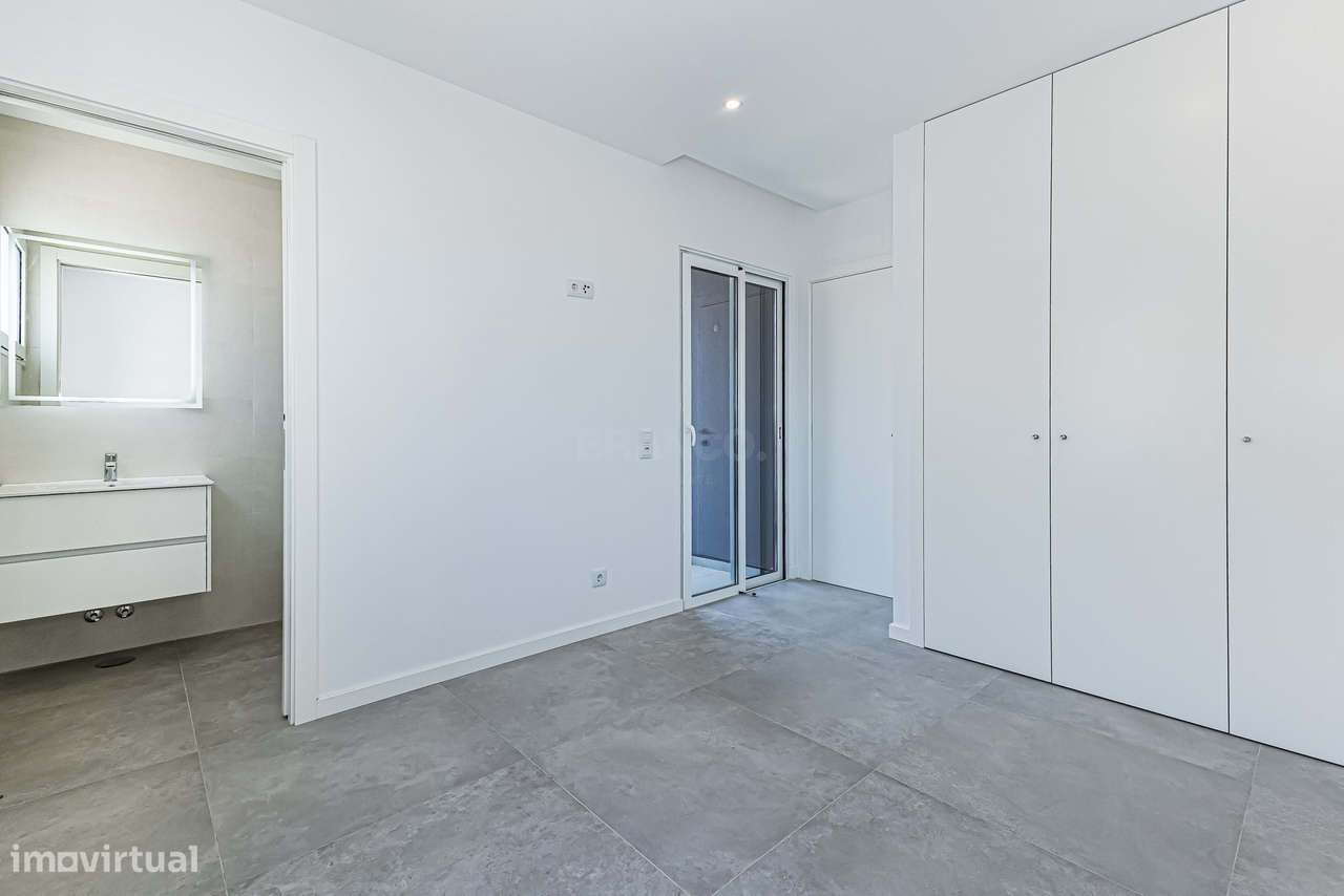 Moradia Contemporânea T3 com Garagem | Mexilhoeira Grande-20