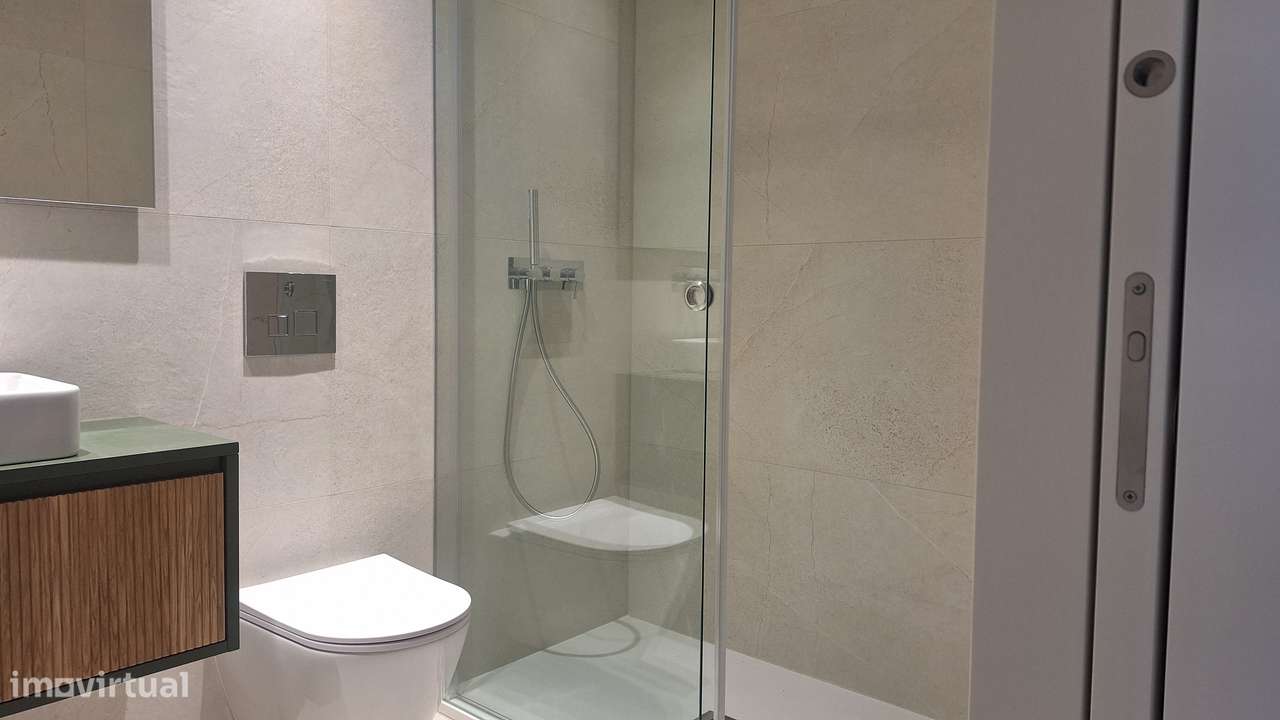 Apartamento T2 Varanda | Garagem|proximo cento Gaia| Pronto habitar-14