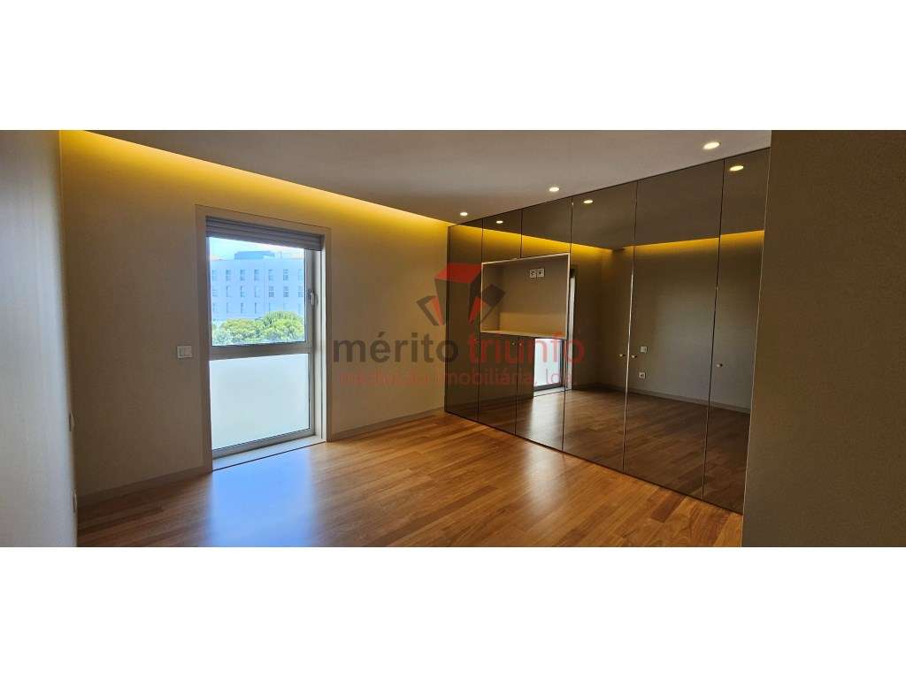 *Oferta de Escritura e Registo - Apartamento T4 de LUXO junto à Pra...-28