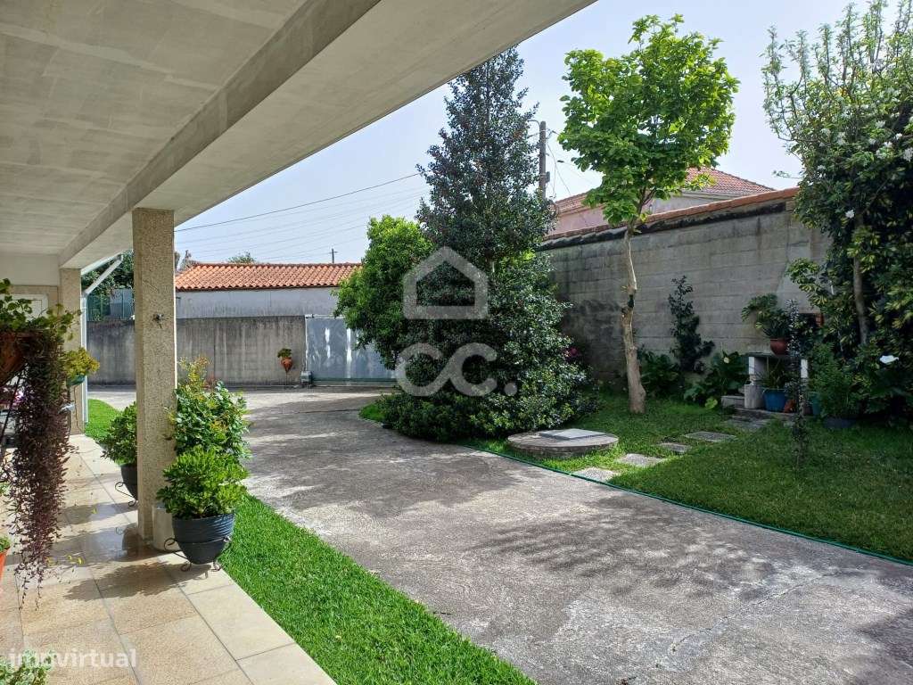 Moradia Térrea T4 em Palmeira, Santo Tirso-12