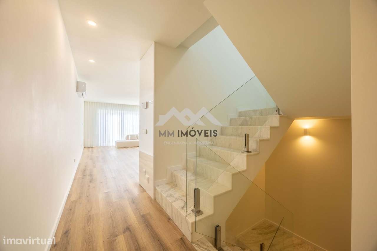 Moradia T4+1 | NOVA | Matosinhos | Terraços | Garagem Box - Grande imagem: 3/51