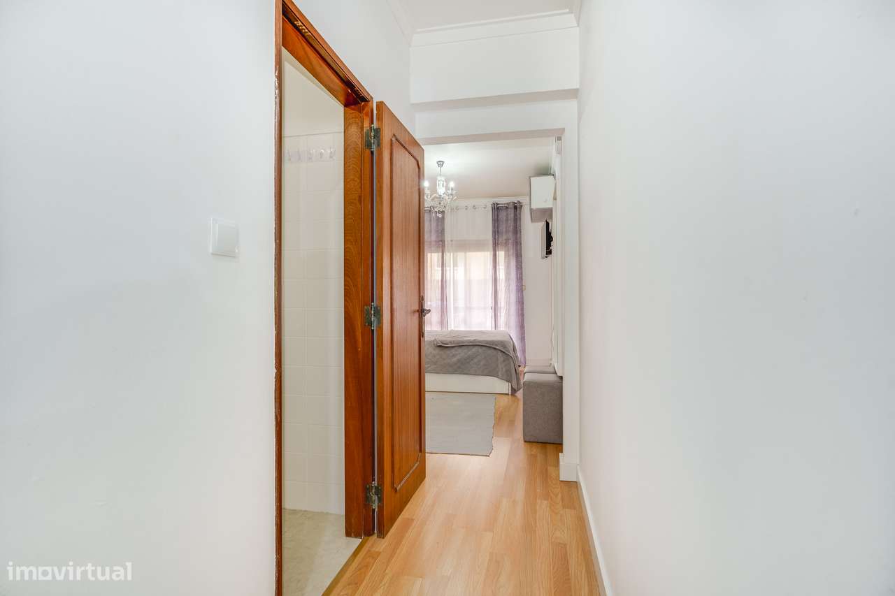 APARTAMENTO T3 | REMODELADO | TERRAÇO 100M2 | MEM MARTINS |  ELEVADOR-13