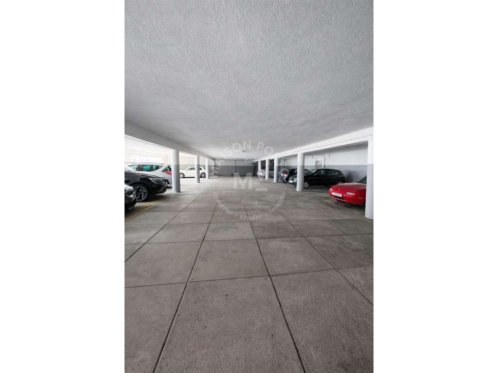 Apartamento T2 com Varanda e Garagem próximo ao Estádio do Boavista...-14