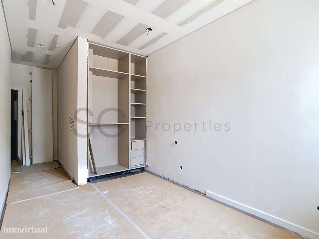 Extraordinário Apartamento T3+1 com amplas áreas em Coina-20