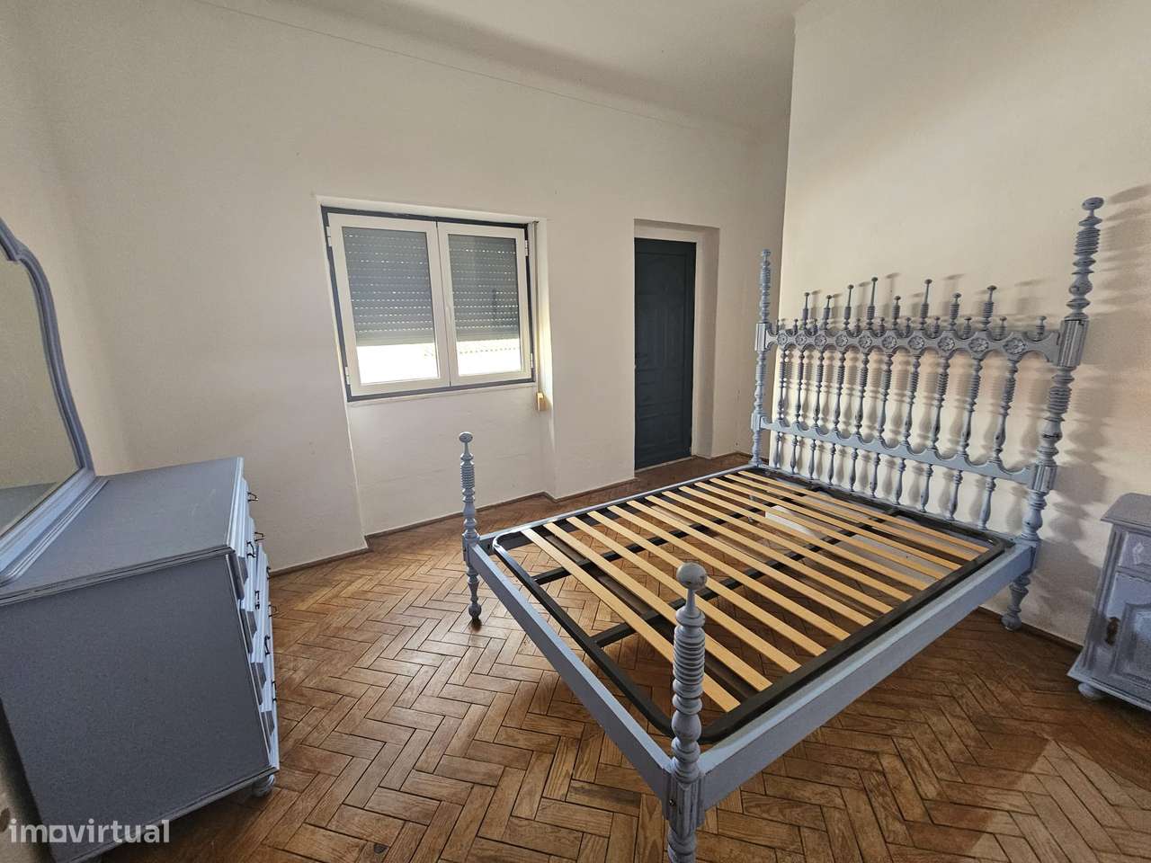 Moradia V5 com 10 Boxes para Cavalos no Coração da Golegã-14