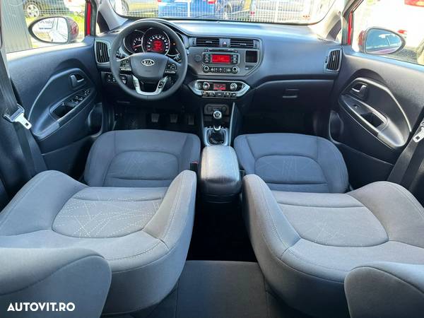 Kia Rio 1.1 CRDI Attract - 6