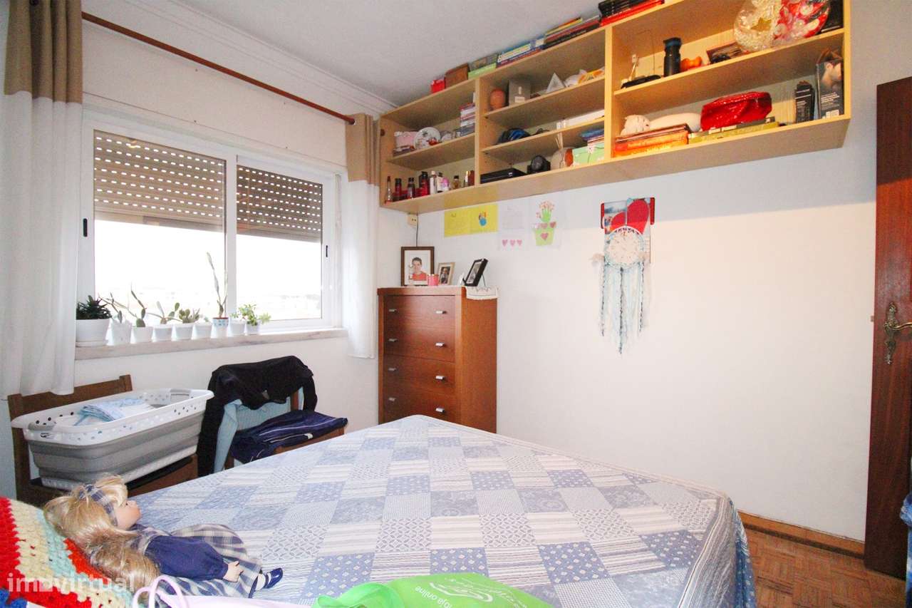 Apartamento T2 Amora - Seixal-8