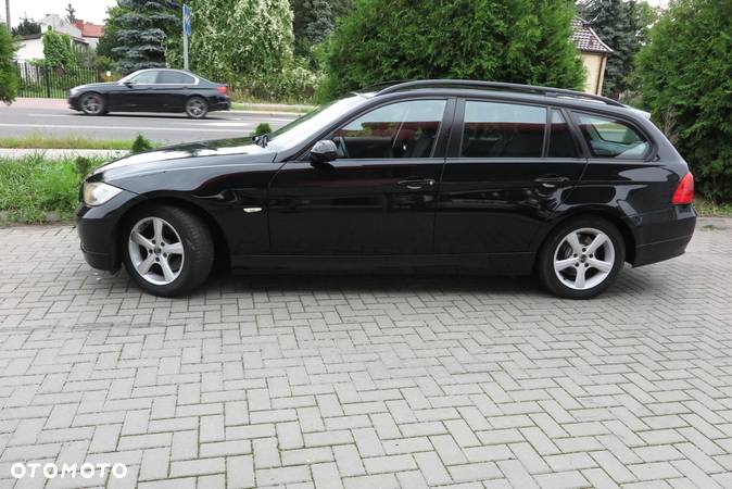 BMW Seria 3 318d DPF Touring Edition Lifestyle - 6