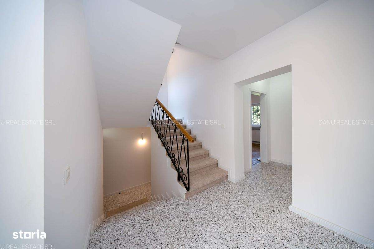 Vila deosebită de vânzare în centrul istoric al Brașovului-11