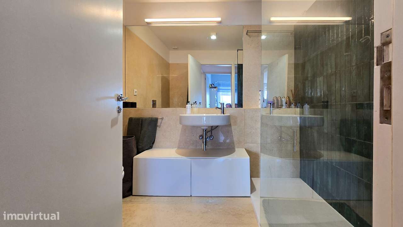 T3 remodelado na Rua do Godinho, Matosinhos com 153m²-16