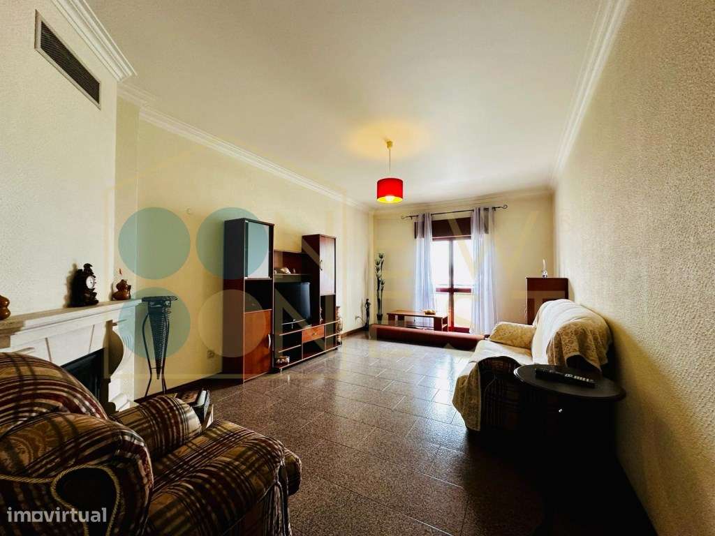 Arrendamento T2 com parqueamento - Hospital - Grande imagem: 4/21