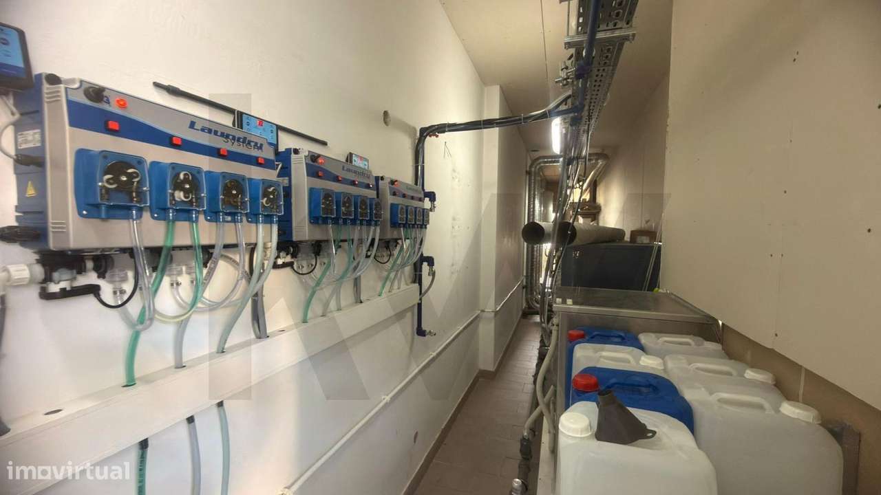 Loja com lavandaria em funcionamento e espaço de escritório, totalment - Grande imagem: 3/6