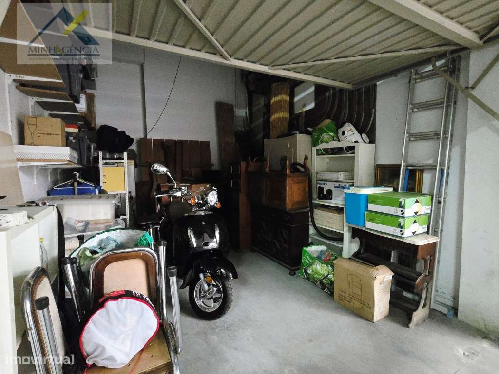 Apartamento T3 com terraço e garagem no Bairro Dias em Setúbal-37
