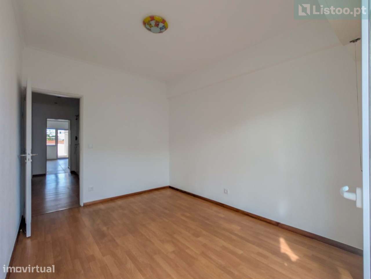 T2 Alvalade com Terraço e Garagem-23