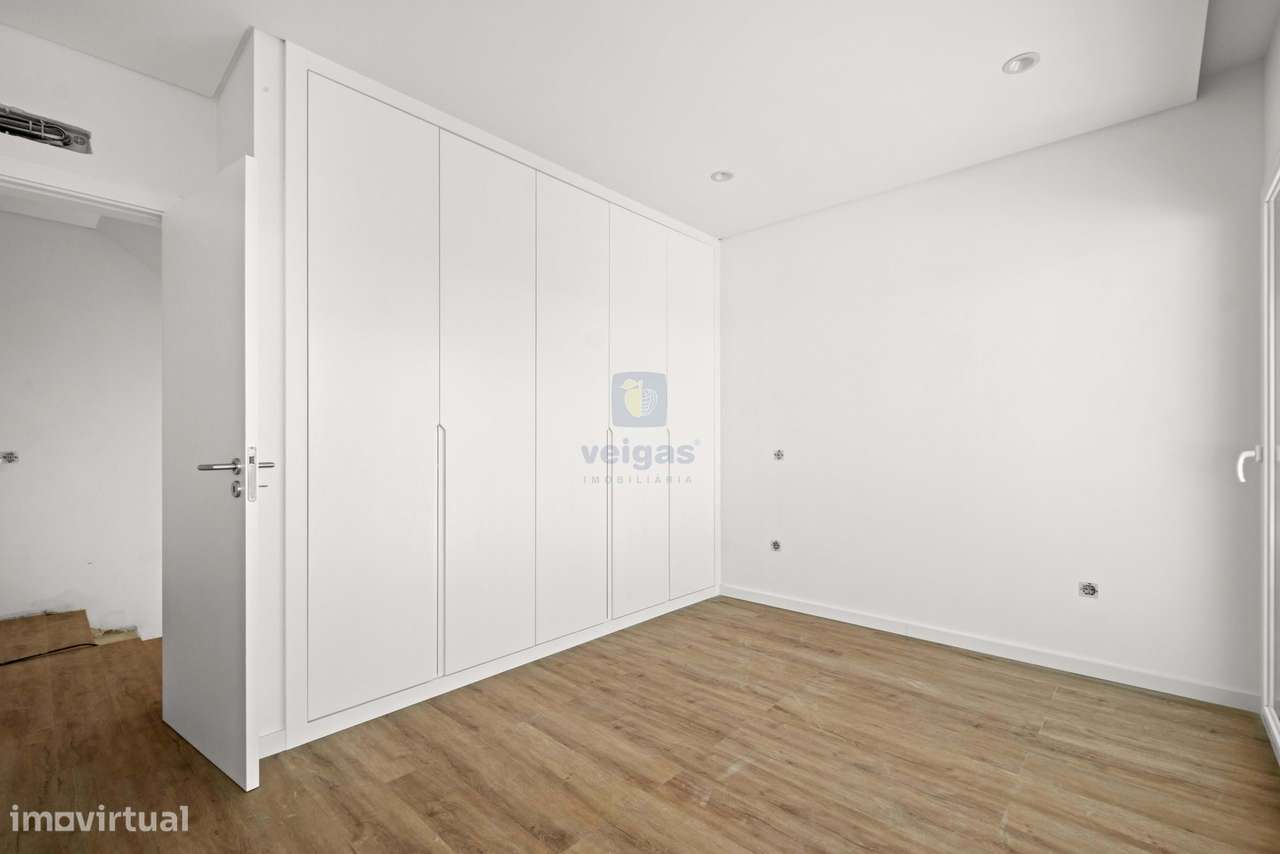 Moradia T5 Contemporânea com Piscina Aquecida – Santa Iria da Azóia-20