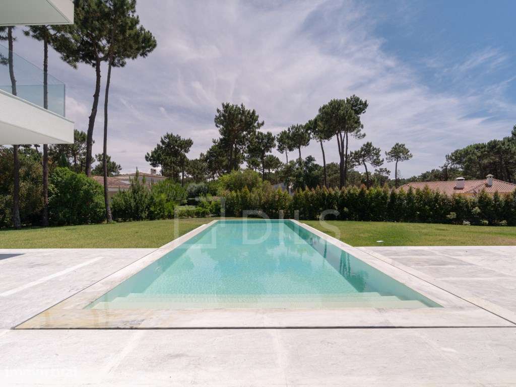 Moradia T6 para venda, na Herdade da Aroeira, com piscina e jardim - Grande imagem: 3/58