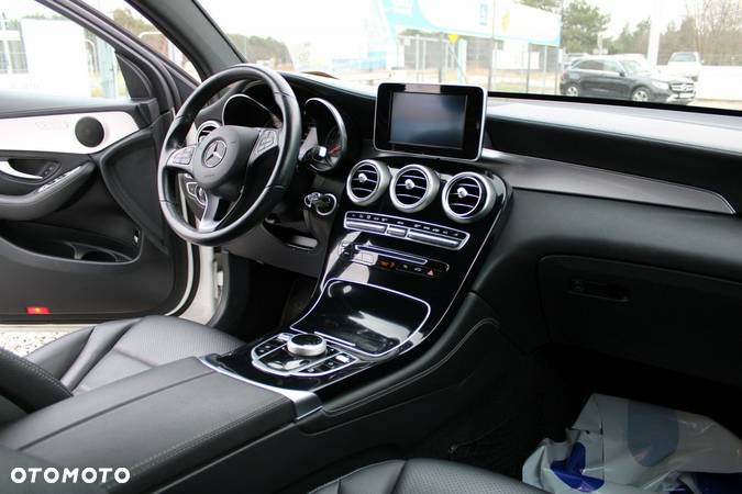 Mercedes-Benz GLC - 28