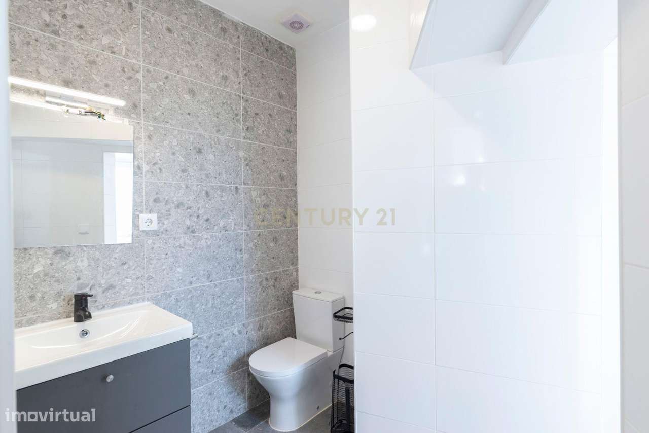 T1 com Vista Cidade em Camarate, arrendado até Maio 2027.-9