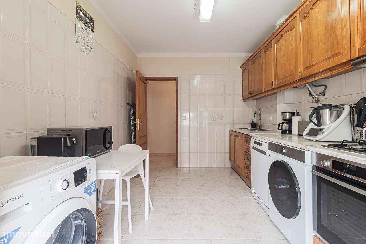 Apartamento num Primeiro Andar na Quinta do Conde-6
