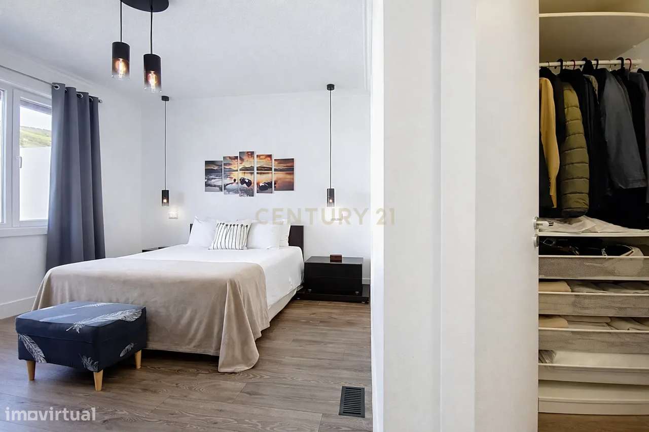 Moradia Moderna com Piscina + Apartamento Independente | Construção 20-26