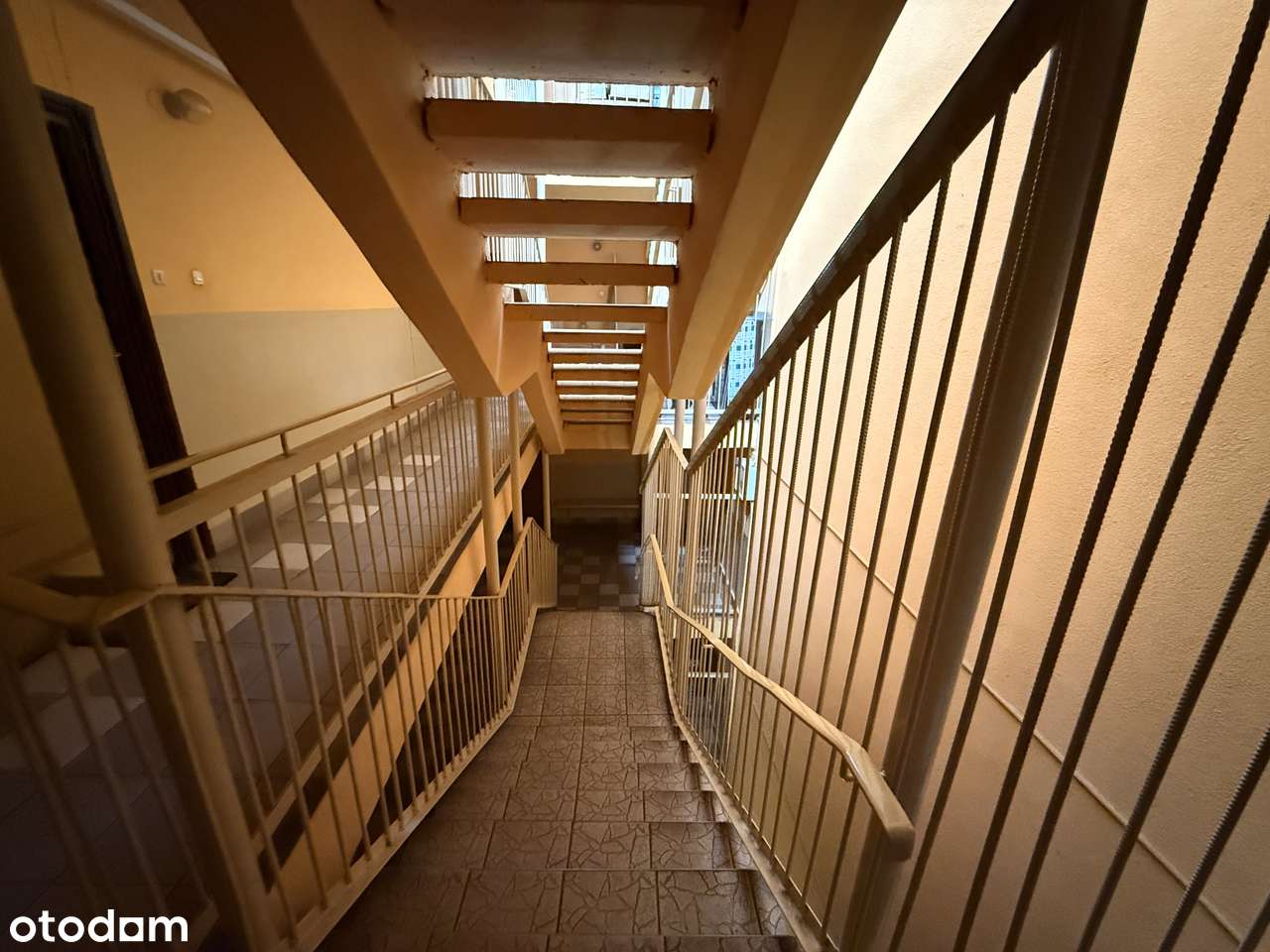 Sosnowiec Klimontów Kraszewskiego, balkon, niski blok-11