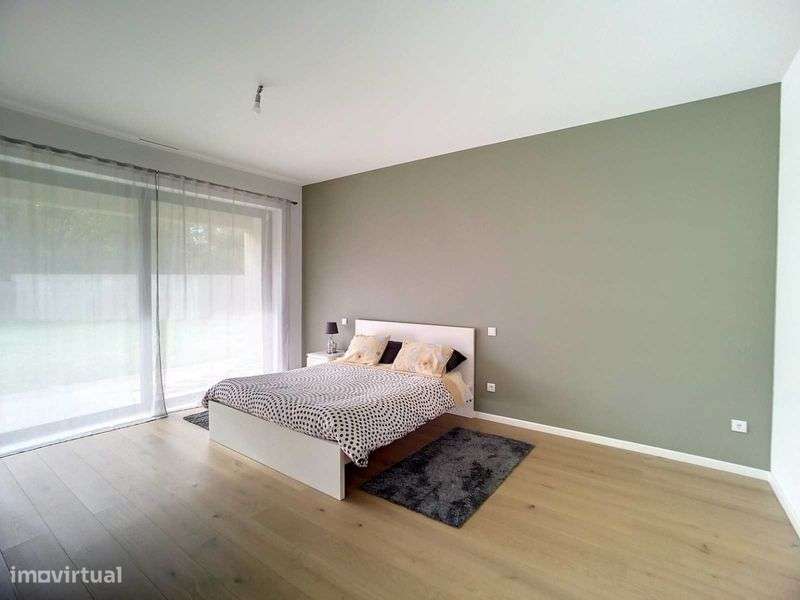 Moradia T5 contemporânea - Grande imagem: 4/12