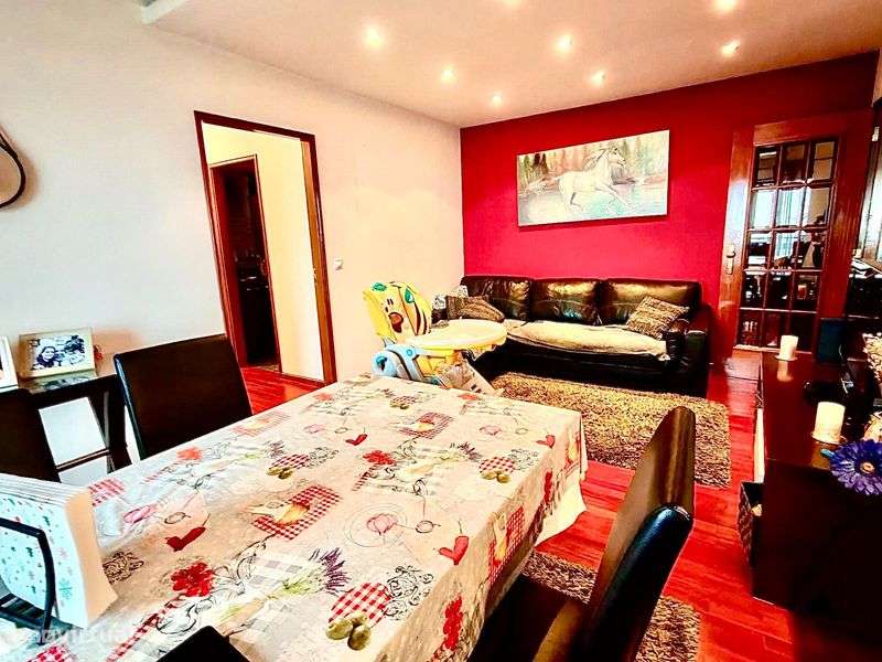 Apartamento T3 espaçoso com varanda e localização privilegiada - Grande imagem: 5/6