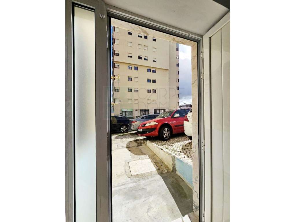 Espaçoso apartamento T3 na Ramada, Odivelas-33