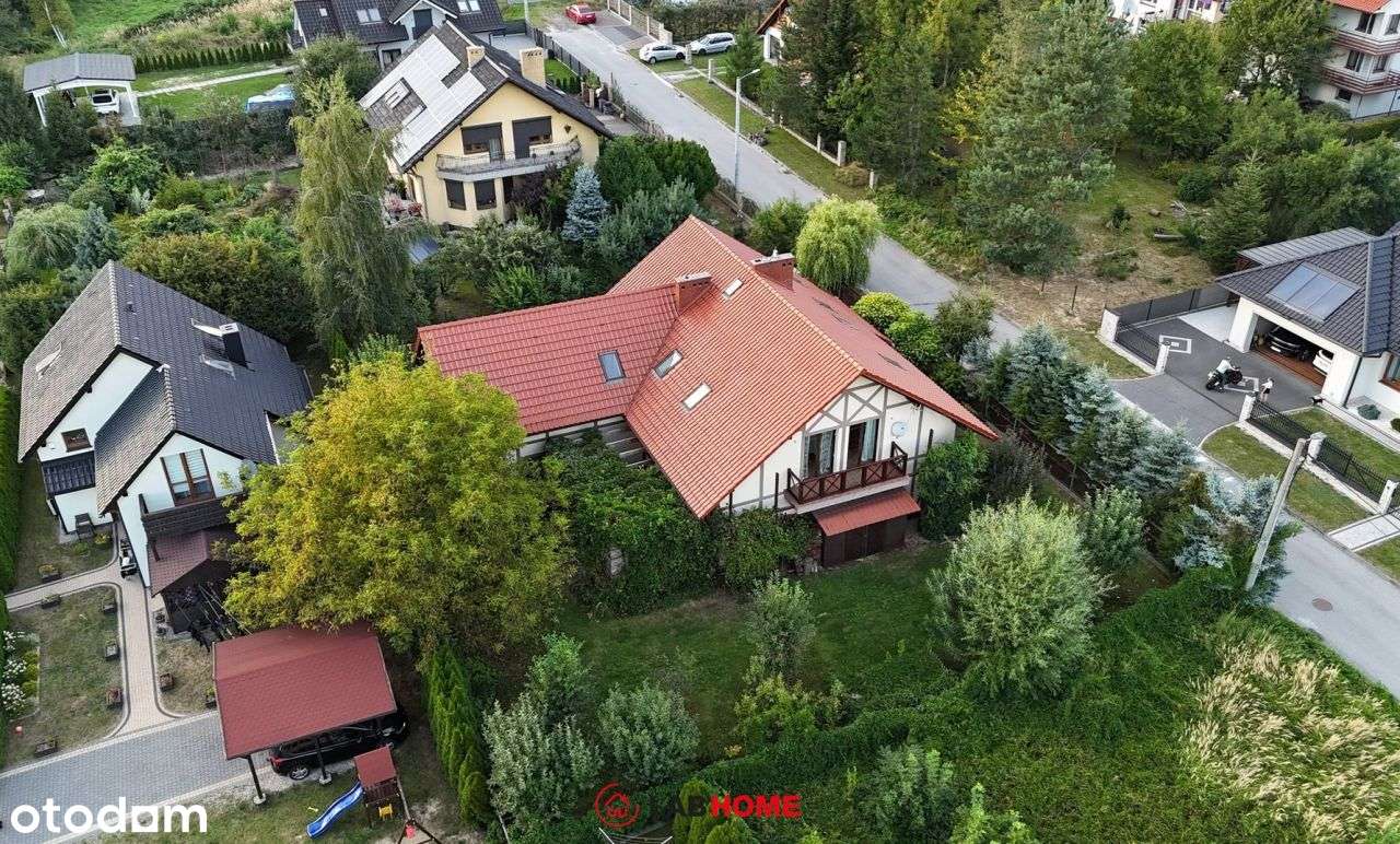 Urokliwy dom z odrobinę tajemniczym ogrodem-17